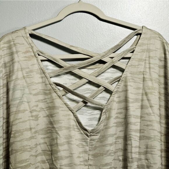 Hayden Los Angeles, Shades of Sage Top. NWT/Size-2X - Picture 7 of 7